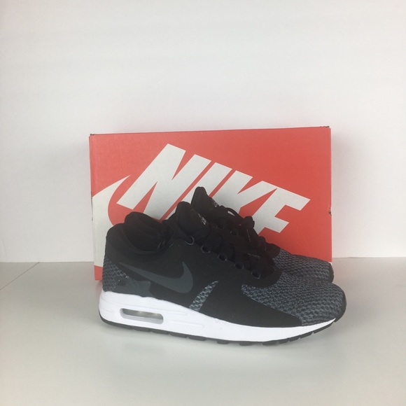 Nike Shoes - Nike Air Max Zero Se